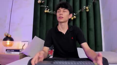 Aron online show from 12/19/25, 02:07