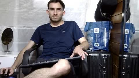 Aron G Franco online show from 11/11/25, 04:07