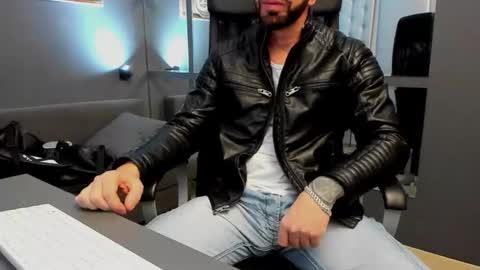 AronGrant online show from 10/07/25, 08:44