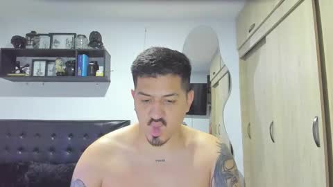 ARON  Independent model  online show from 12/19/25, 12:50