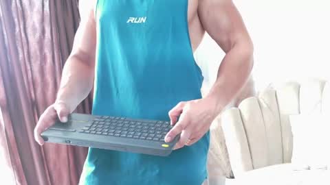 Snapshot of aroon_connor chatting on 04/19/26, 05:56 online show from 04/19/26, 05:56