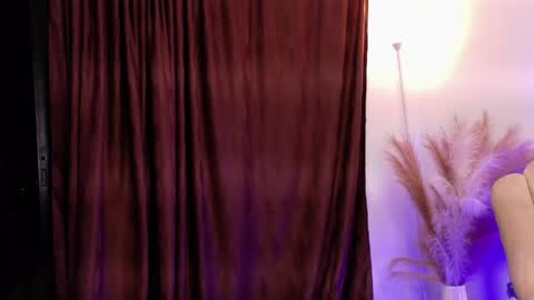 Snapshot of aroon_connor chatting on 05/19/26, 01:56 online show from 05/19/26, 01:56