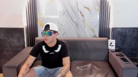 Aroon   online show from 04/15/26, 04:08