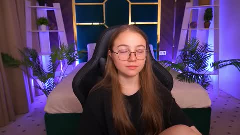 arrinawair online show from 10/28/25, 08:40