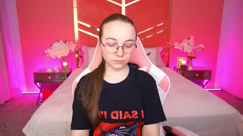 arrinawair online show from 12/16/25, 09:14