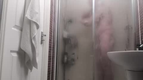 Snapshot of art2414 chatting on 10/12/25, 09:08 art2414 online show from 10/12/25, 09:08