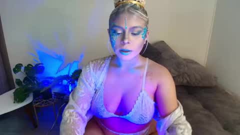 Fernanda online show from 12/28/24, 07:01