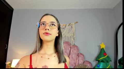 Lia Rose online show from 12/01/25, 01:21