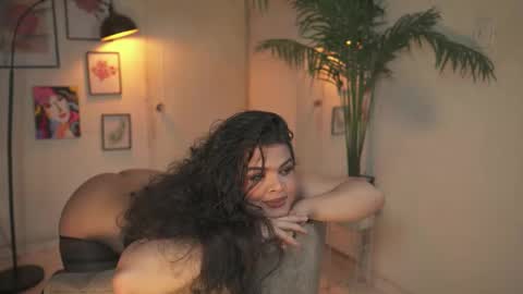 Chloe  online show from 12/18/25, 11:11