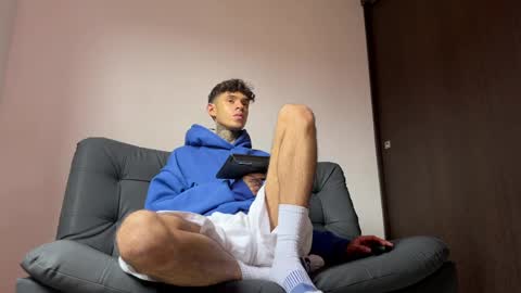   online show from 03/04/25, 07:11