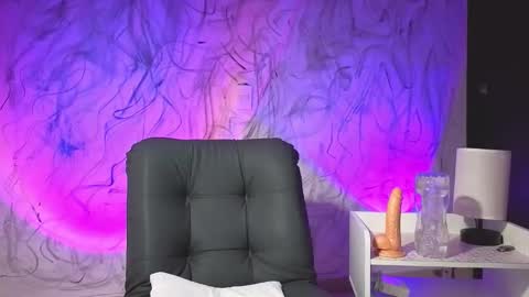   online show from 10/12/25, 09:41