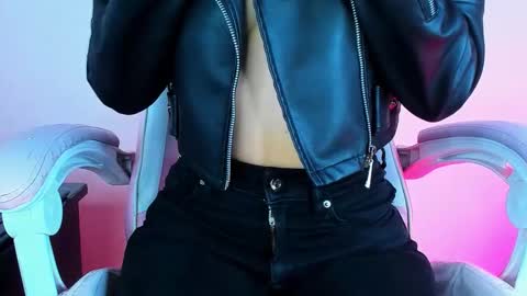 artemisa_leon online show from 09/18/25, 03:08