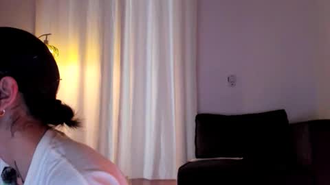 Linda  independent model artgeea online show from 01/16/26, 11:09