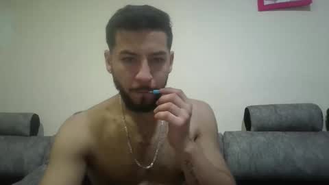 Snapshot of arthur1718 chatting on 11/15/25, 04:10 arthur1718 online show from 11/15/25, 04:10