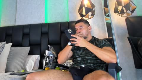 Arthur online show from 01/08/25, 01:32