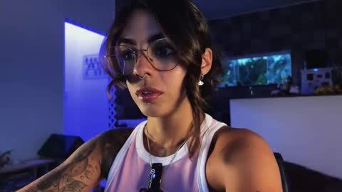 isis online show from 02/12/26, 09:43