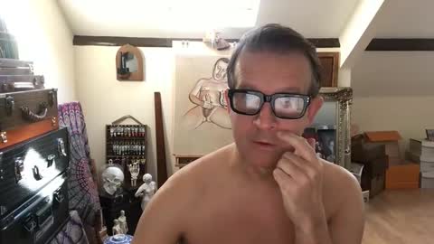 artisterotic online show from 10/29/25, 09:44