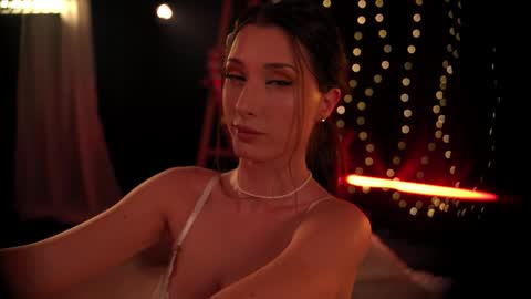 Marlene online show from 12/19/25, 02:07