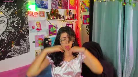 Isabella Cherry online show from 05/07/26, 01:55