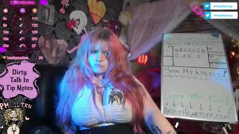 ArtsyHeartsyy online show from 11/15/25, 03:04