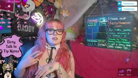 ArtsyHeartsyy online show from 11/22/25, 01:48