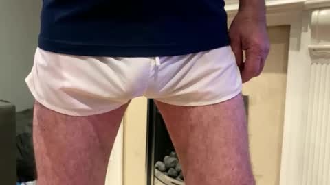 Snapshot of artybee chatting on 11/09/25, 07:23 artybee online show from 11/09/25, 07:23