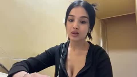 Amina online show from 03/01/26, 06:10