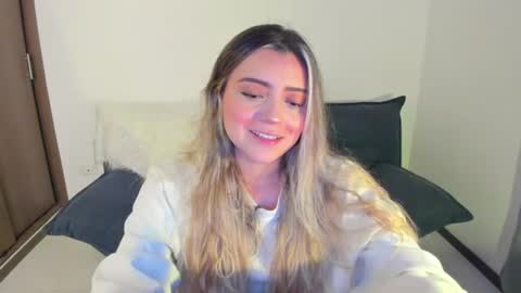 Snapshot of ary_cam230 chatting on 06/19/26, 10:13 Zahaara online show from 06/19/26, 10:13