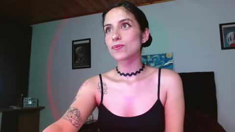 Snapshot of ary_pieerce chatting on 06/20/26, 01:30 Independent Model online show from 06/20/26, 01:30