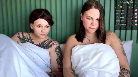 Arya brunett and Cassie blond online show from 09/22/25, 06:59