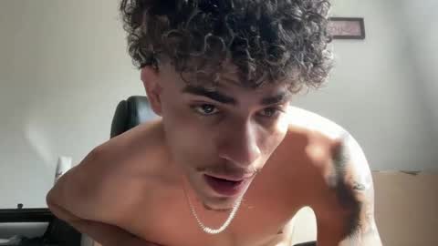 Snapshot of arzu_08 chatting on 01/10/26, 07:15 arzu_08 online show from 01/10/26, 07:15