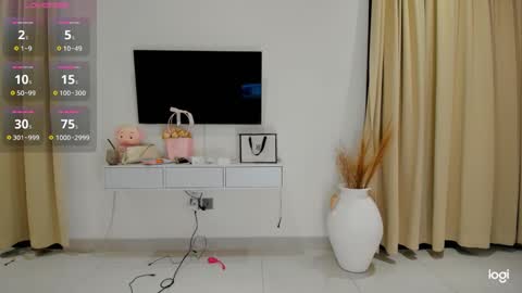 Snapshot of as_eva chatting on 12/19/24, 04:24 Eva online show from 12/19/24, 04:24