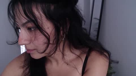 Snapshot of asaray_t chatting on 02/27/26, 08:42 Saray online show from 02/27/26, 08:42