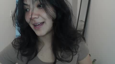 Snapshot of asaray_t chatting on 03/05/26, 12:17 Saray online show from 03/05/26, 12:17