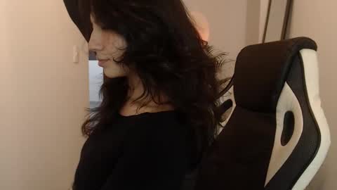 Snapshot of asaray_t chatting on 03/26/26, 12:50 Saray online show from 03/26/26, 12:50