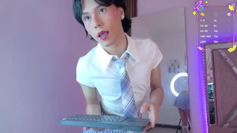 Ash Femboy online show from 10/29/25, 09:38