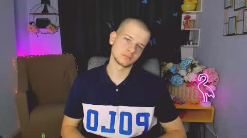 Snapshot of ash_raven_ chatting on 09/14/25, 12:15 ash_raven_ online show from 09/14/25, 12:15