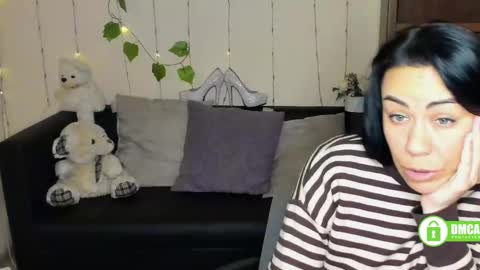 Snapshot of ash_rianna chatting on 02/10/25, 12:29 Anna online show from 02/10/25, 12:29