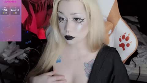 Snapshot of asha_nekooo chatting on 05/24/26, 10:15 Sasha next stream December 4st at 0000- 0030 am German time online show from 05/24/26, 10:15