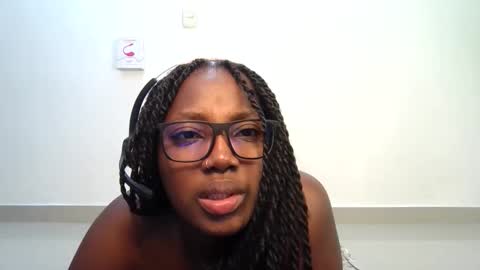 Snapshot of ashaichious chatting on 06/08/26, 01:28 Ebonie Rose online show from 06/08/26, 01:28