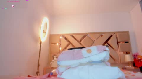 Snapshot of ashelydainii chatting on 04/21/26, 01:42 Dainii INSTAGRAM MANELLYANGEL online show from 04/21/26, 01:42