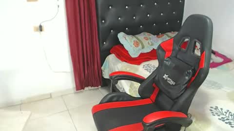 ashelyhots9inches online show from 02/20/26, 05:35