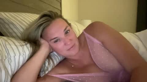 Snapshot of ashlarising chatting on 11/02/25, 01:41 ashlarising online show from 11/02/25, 01:41