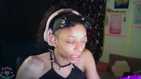 Snapshot of ashledaniella chatting on 01/28/25, 01:08 Ashle online show from 01/28/25, 01:08