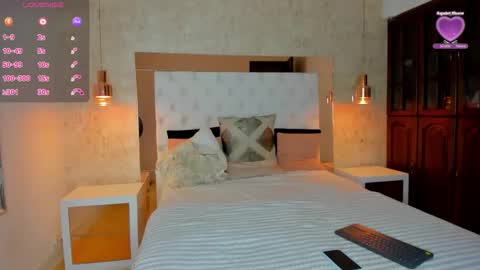 Ashleey Brownn  online show from 12/04/25, 01:59