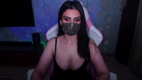 Snapshot of ashley__cooper__ chatting on 06/24/26, 06:12 Yasmina online show from 06/24/26, 06:12
