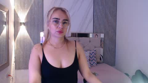 ashley__tylor online show from 04/06/26, 01:58