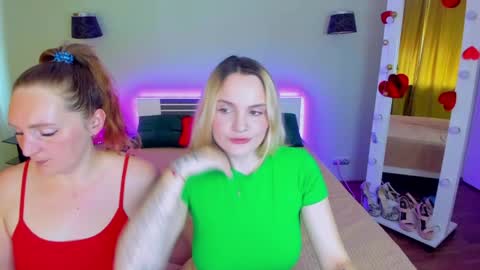 Snapshot of ashley_crashly chatting on 05/21/26, 07:15 Alina online show from 05/21/26, 07:15