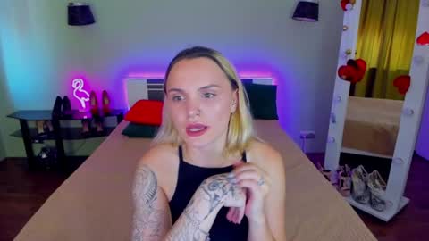 Snapshot of ashley_crashly chatting on 06/21/26, 06:16 Alina online show from 06/21/26, 06:16