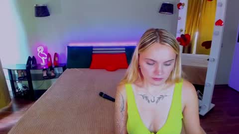 Snapshot of ashley_crashly chatting on 07/26/26, 08:21 Alina online show from 07/26/26, 08:21